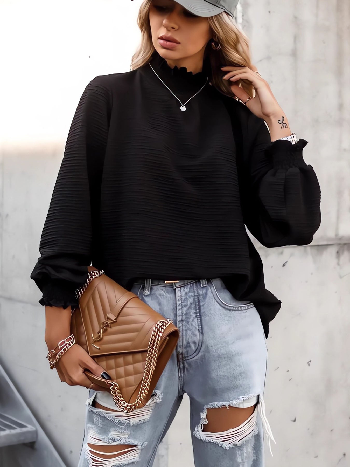 Vorioal Turtle Neck Black Shirt