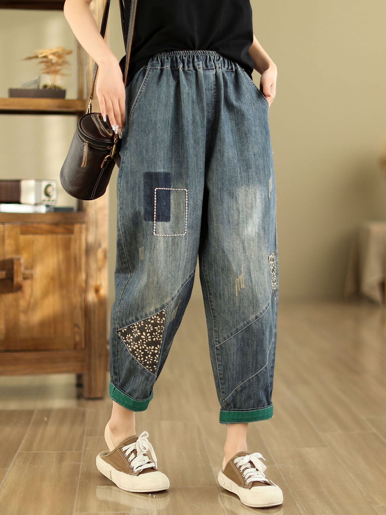 Pantalon sarouel brodé en jean ample