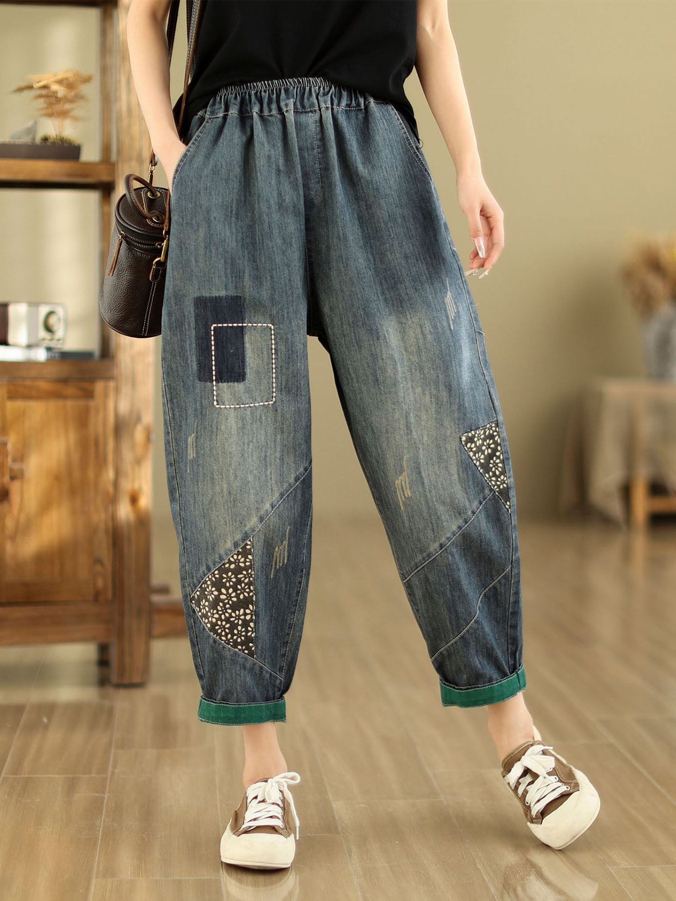 Pantalon sarouel brodé en jean ample