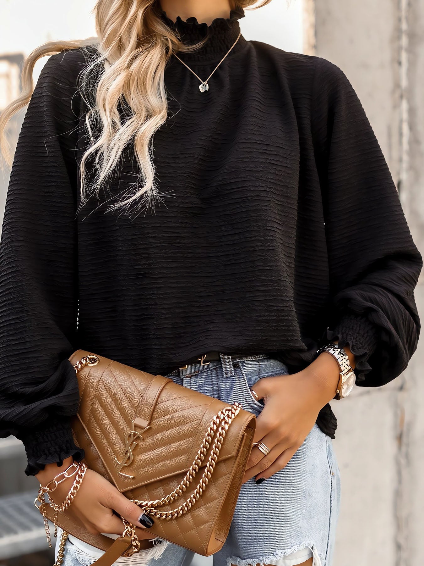 Vorioal Turtle Neck Black Shirt